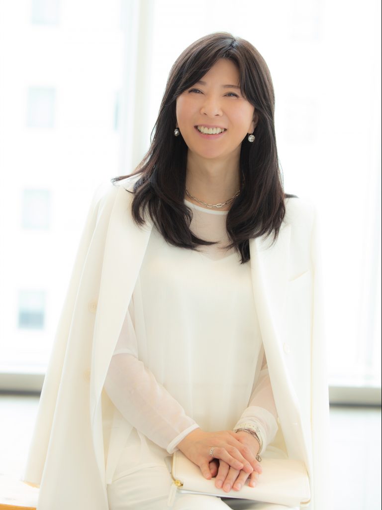 be WOMAN STORY Vol.1 株式会社アイシービー代表 二神弓子｜ICBIブログ｜銀座のパーソナルカラーアナリスト・イメージ